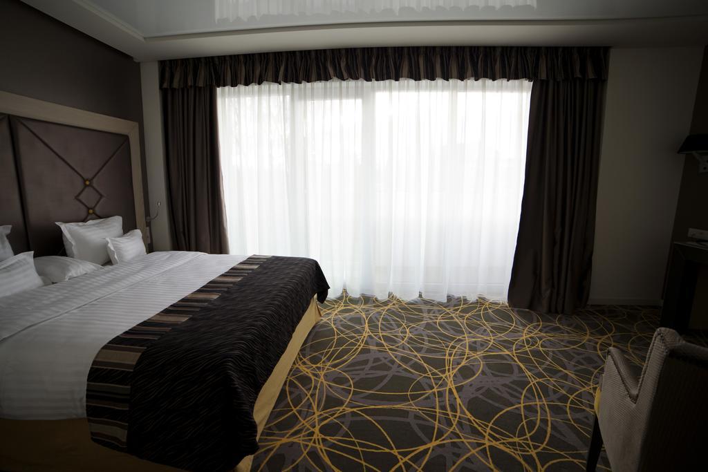 Exclusive Hotel & More ซีบิว ภายนอก รูปภาพ