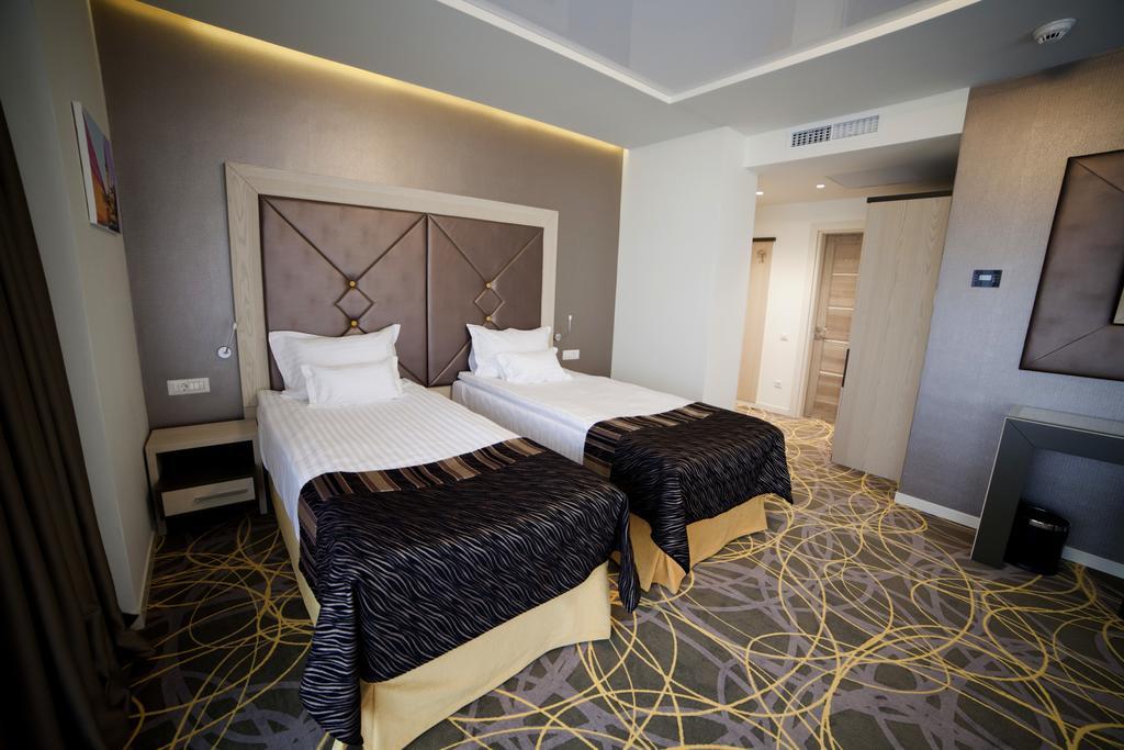 Exclusive Hotel & More ซีบิว ภายนอก รูปภาพ