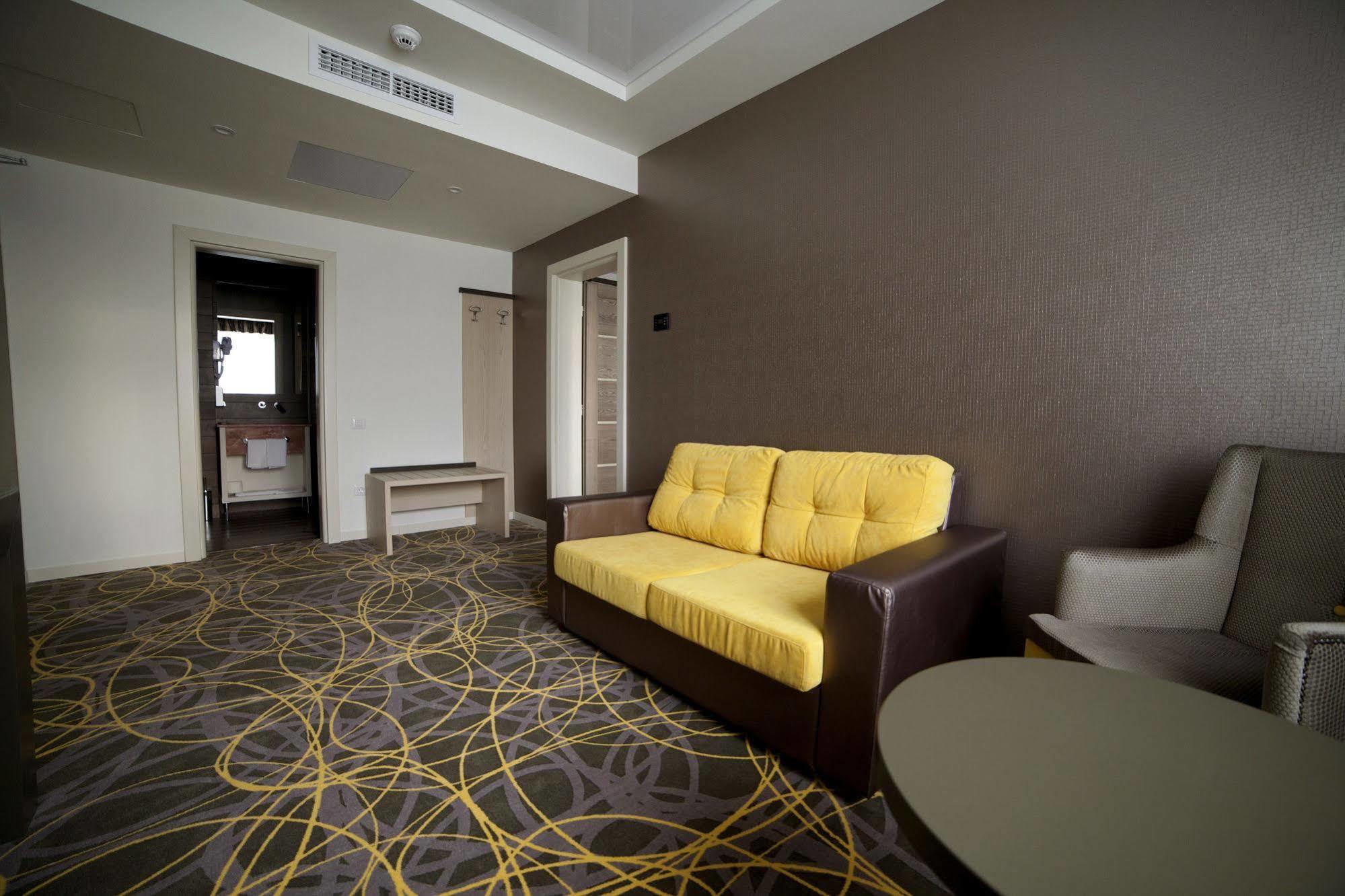 Exclusive Hotel & More ซีบิว ภายนอก รูปภาพ